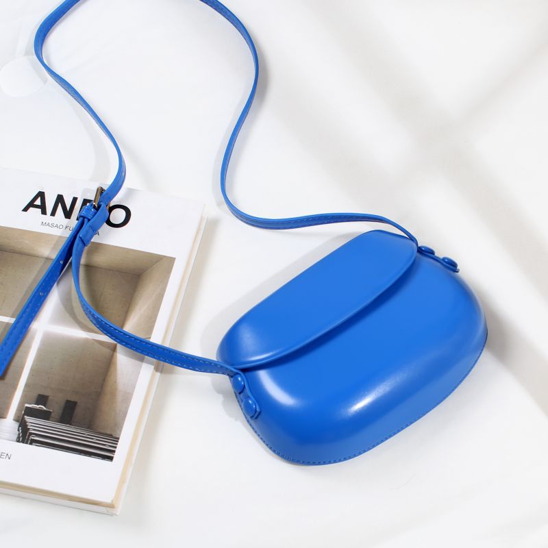 Cross-border hot-selling 2025 spring and summer new large pressure shell bag Cross-border hot-selling saddle bag Student party shoulder messenger bag