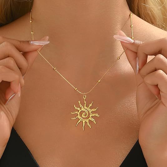 New arrivalfashion stainless steel hammer pattern spiral sun pendant necklace accessible luxury titanium steel clavicle chain high-end cross-border