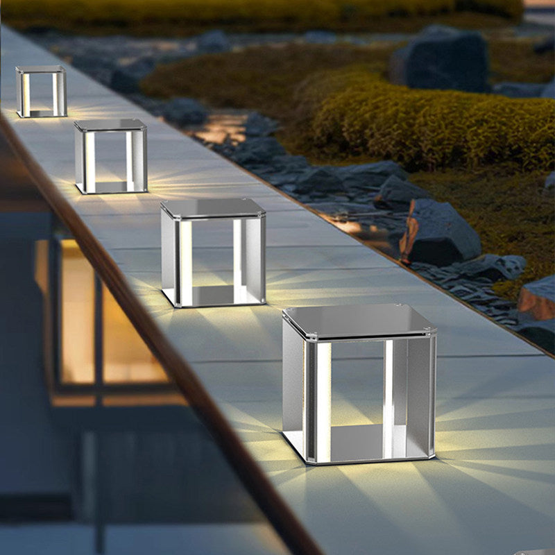 Outdoor solar post cap lights for villa courtyards, waterproof wall mount lights, garden fence lights, landscape pillar lights