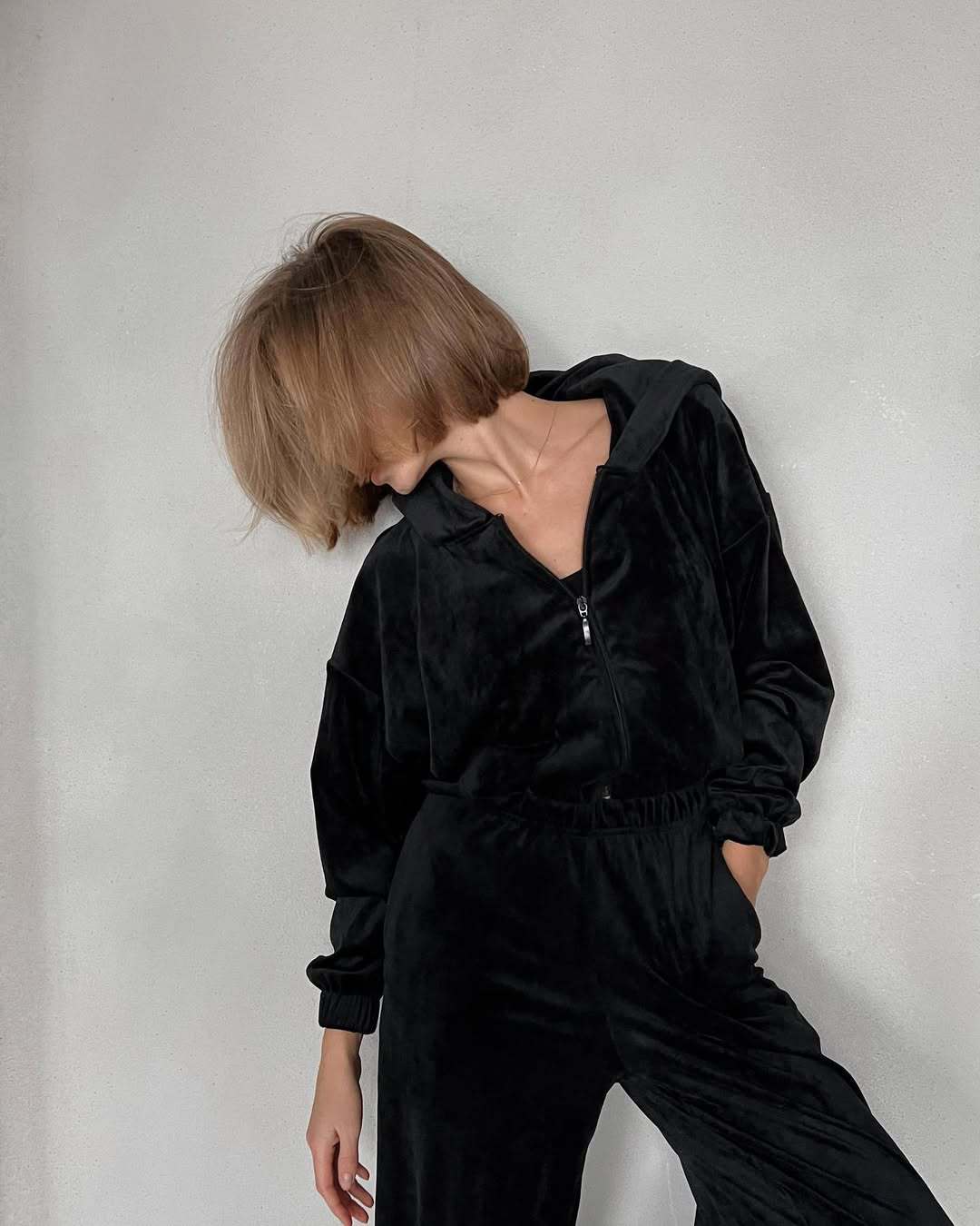 Cross-border independent station velvet hooded cardigan trousers women's two-piece set long-sleeved jacket pendant straight mopping trousers set