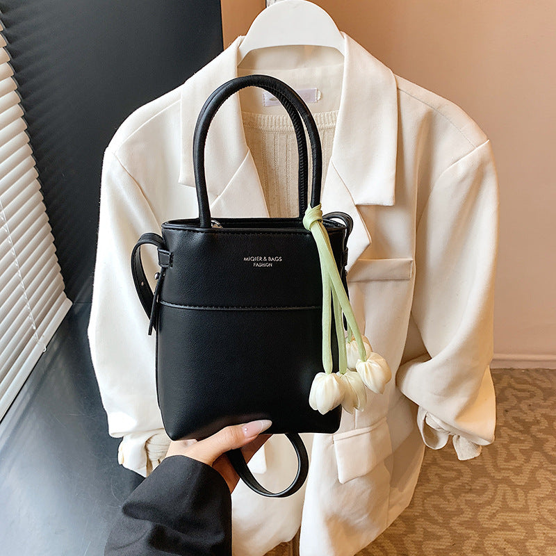 Foreign trade advanced sense niche bag women's summer 2025 new versatile shoulder messenger bag ins popular mobile phone bag