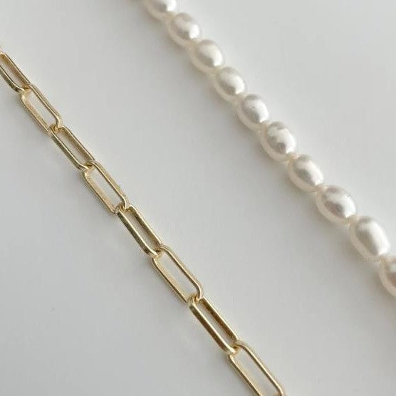 Elegant and chic: freshwater pearl necklace for moms - 26 letter titanium steel gold-plated pendant choker