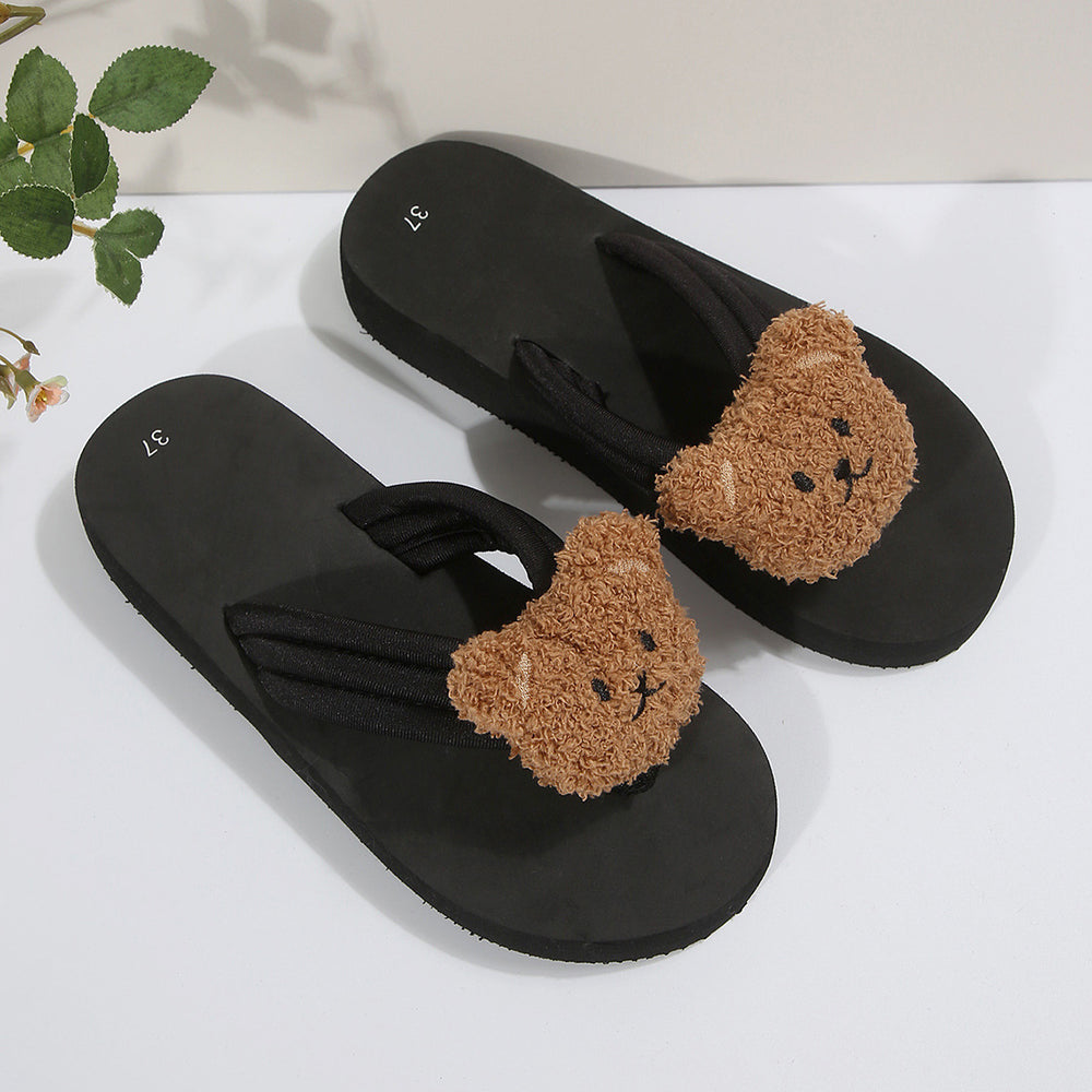 Eva thick-soled flip-flops: cloud-like comfort for outdoor beach vacations, featuring cartoon character designs for matching family sets and cozy lounging at home