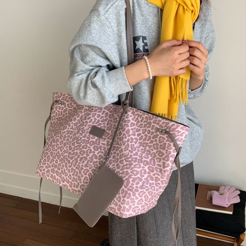 Pink leopard print niche shoulder bag - 2025 autumn new trendy versatile crossbody bag - european and american style large capacity tote bag