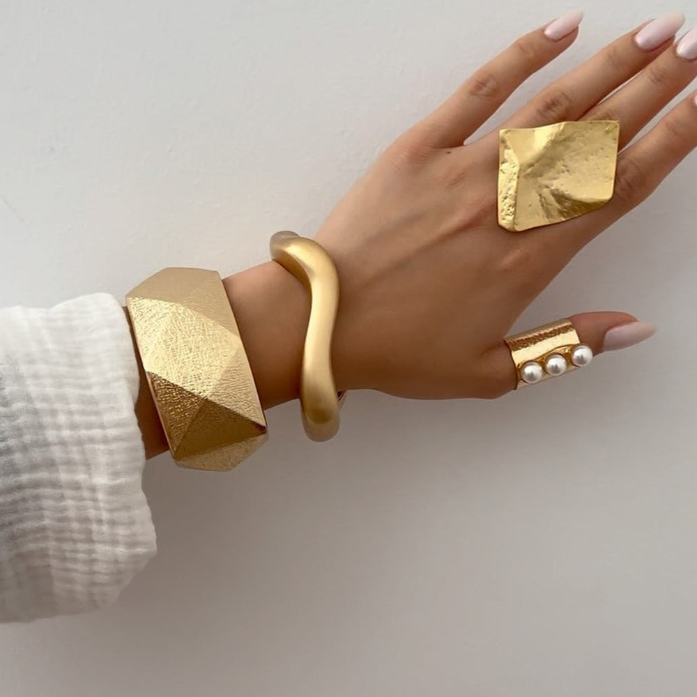 European and american cross-border e-commerce alloy jewelry ancient gold open bracelet niche alloy irregular bracelet jewelry wholesale