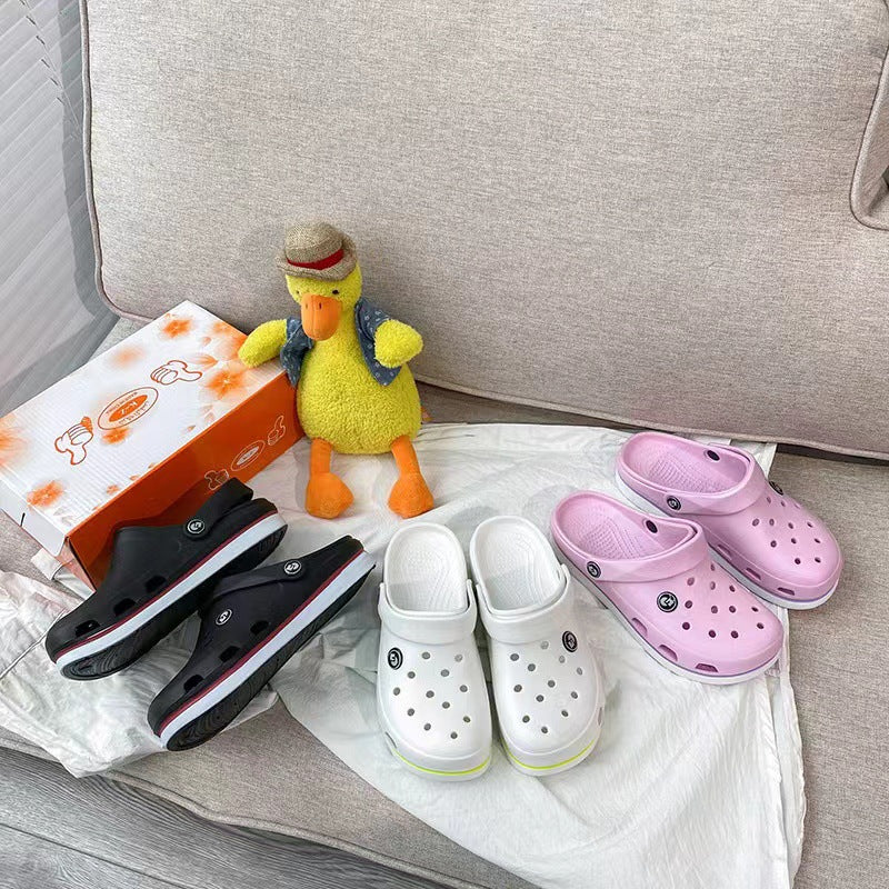 Customized 2022 new clogs women's summer outdoor korean style couple fashion beach shoes wear-resistant sandals and slippers for men