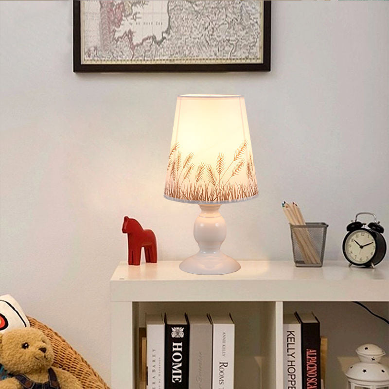 Table lamp Bedroom bedside lamp Simple modern creative living room lamp Dimming eye protection Student dormitory bedroom small table lamp