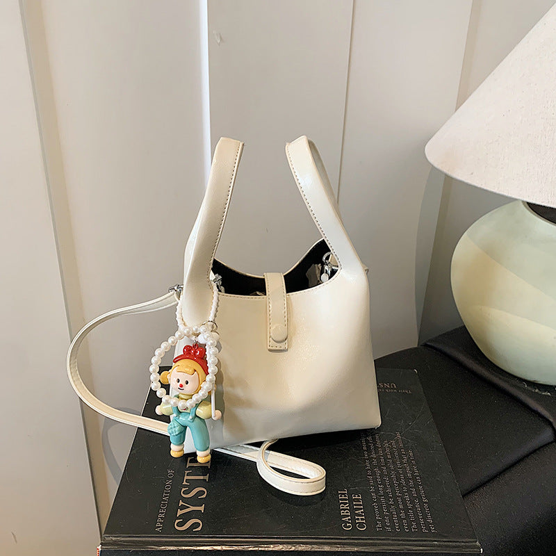 Cross-border Korean version of niche fashion bucket bag women's 2025 new versatile handbag casual shoulder bag messenger bag