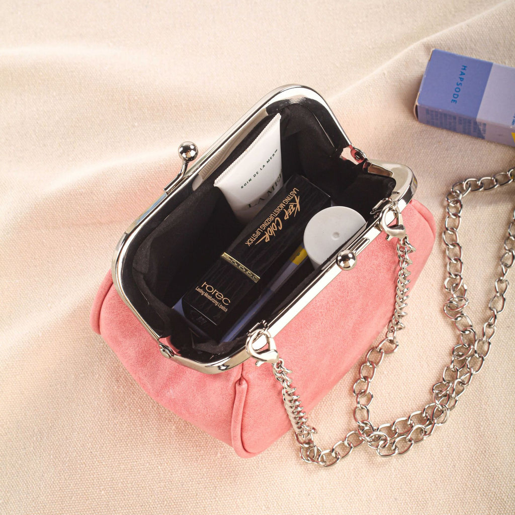 Customized mini women's fashion chain small bag, new messenger clip bag, Korean high-end single shoulder red envelope.