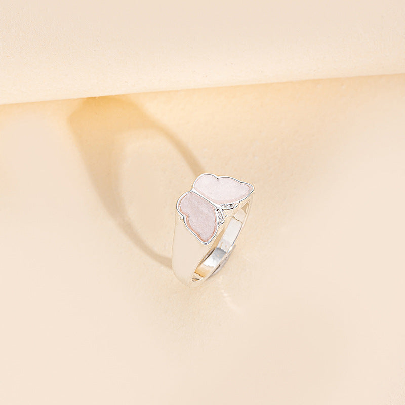 Wholesale butterfly rings: 2025 new cross-border gold-plated jewelry, women's zinc alloy fashionable versatile statement hand accessories