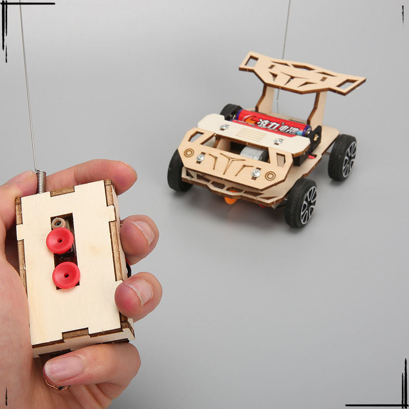 Primary school children's handmade technology production wireless remote control racing DIY creative science experimental materials brain pack 6