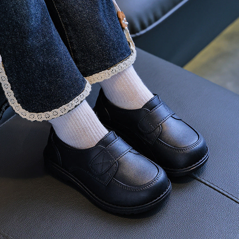Kids' soft-soled single shoes - perfect for school, performances, and a british-inspired look. ideal for spring, these black leather shoes for boys add a touch of style to any outfit
