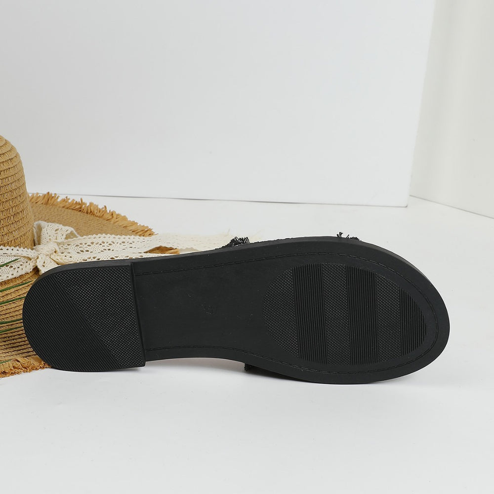 2025 trendy influencer flat sandals - new summer women's outdoor wear, versatile ladies' rhinestone thong sandals