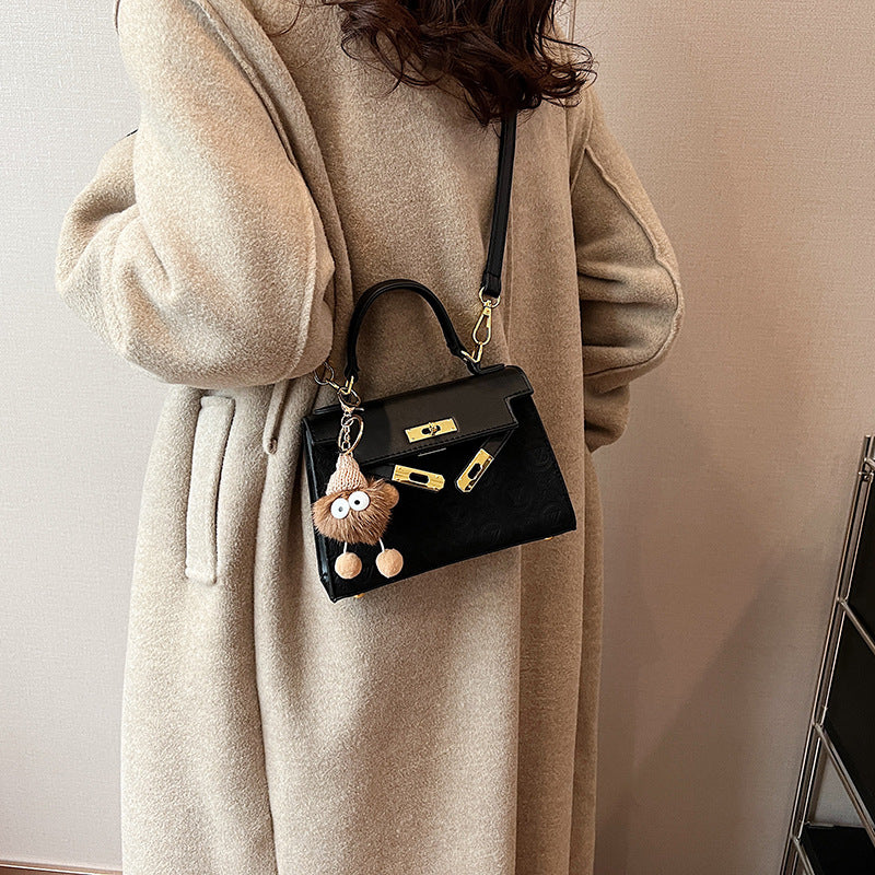 Retro classic bag women's 2025 spring and summer new fashion embossed shoulder messenger bag high-end portable Kelly bag