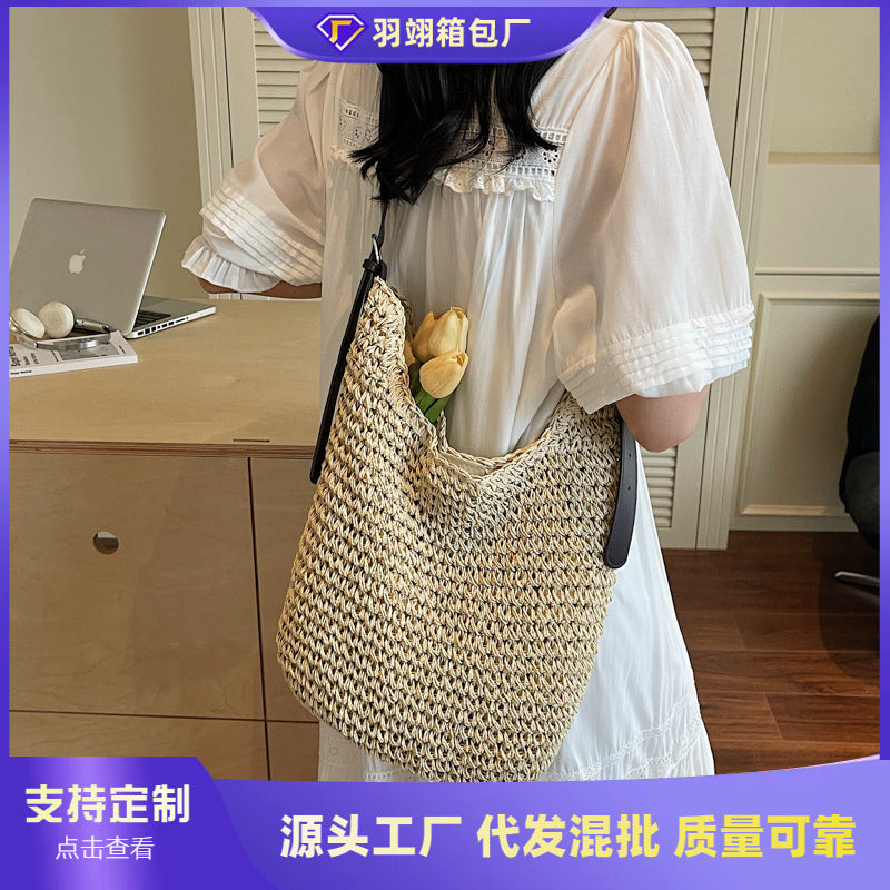 Cross-border pastoral woven tote bag women's 2025 new summer versatile straw woven bag large-capacity messenger bag