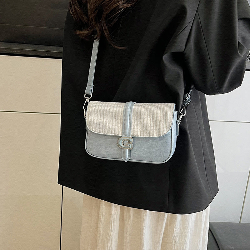 Fashion bag women's new Korean version of casual commuting simple shoulder bag high sense versatile foreign style portable messenger bag