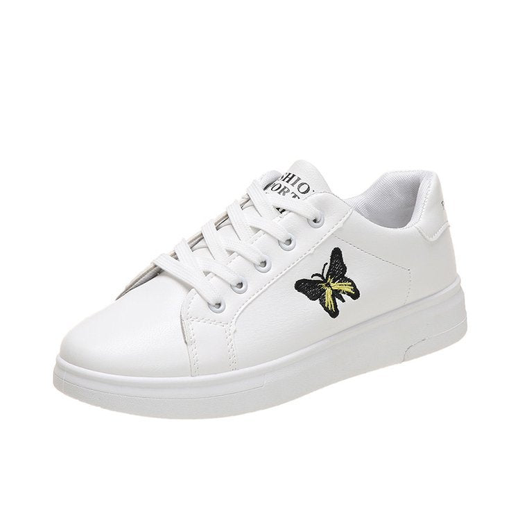 2025 spring and autumn new little white shoes female students flat casual sports shoes light lace-up street shooting breathable board shoes