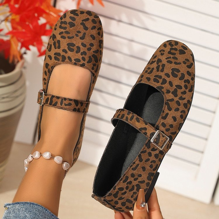 spring/autumn new arrival: leopard print flat shoes for cross-border e-commerce. plus sizes available. 0.5cm difference tolerable. wholesale options available. dropshipping to  and