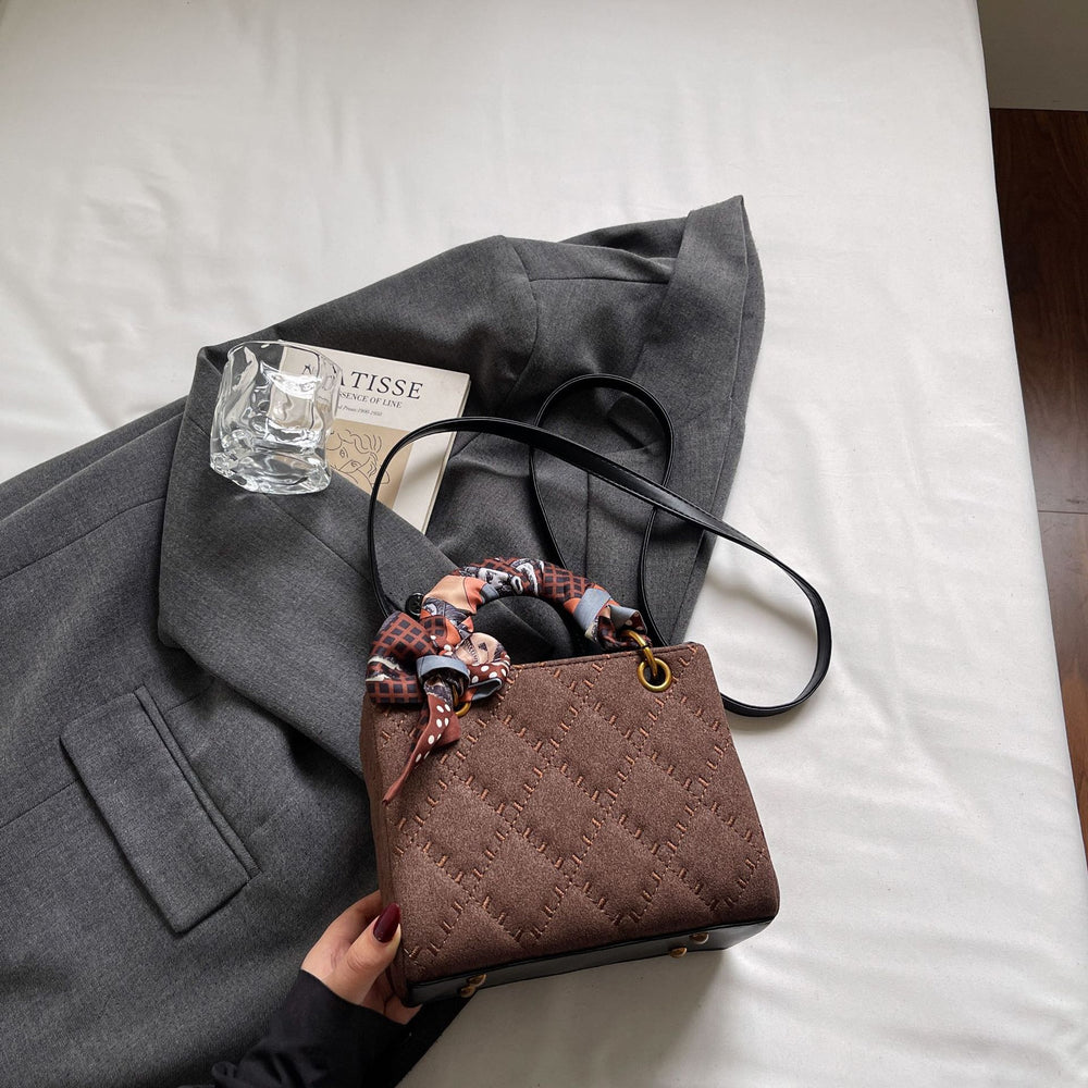 2025 fall/winter new women's handbag - vintage argyle design, light luxury, high-end, stylish commuter shoulder bag