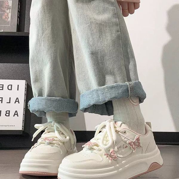 Girls' sneakers:  spring/autumn new collection - soft-soled white shoes for kids, lightweight athletic shoes for mid-to-large children, trendy running shoes