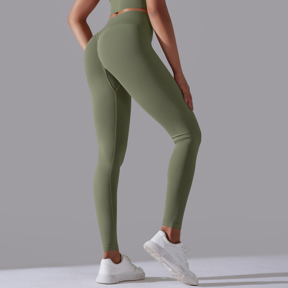 European and american new seamless yoga outfit sexy open-back workout set high-waisted butt-lifting leggings running fitness set