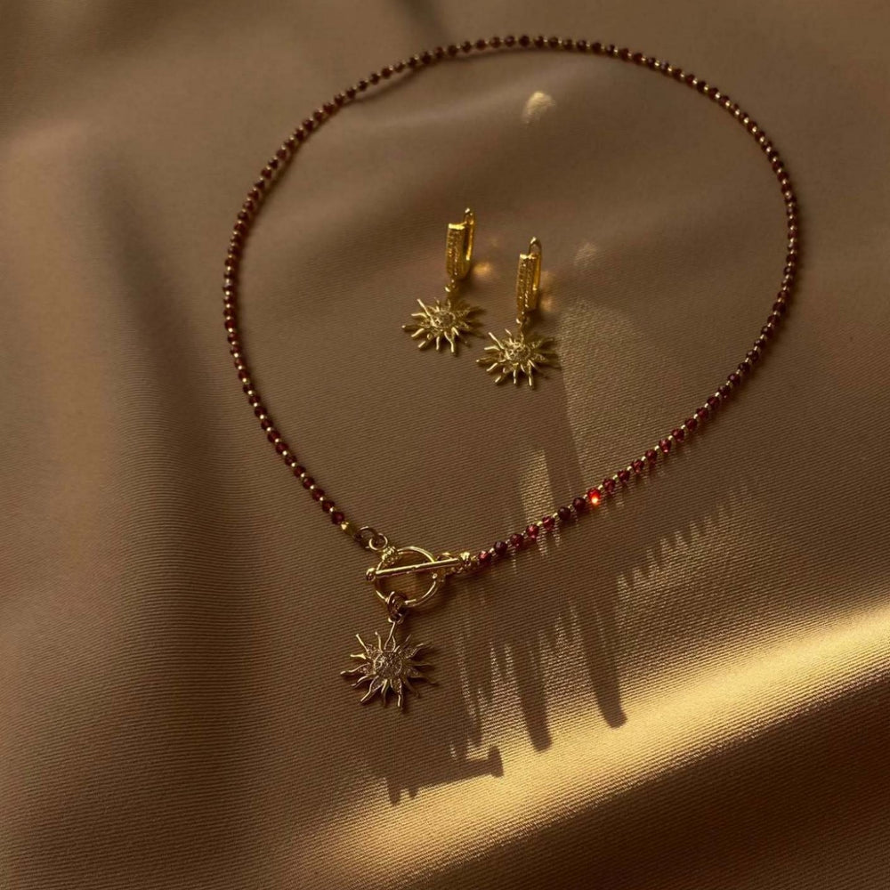 hot-selling asymmetrical sun pendant necklace for women, a unique and minimalist style, versatile beaded necklace, accessible luxury sweater chain