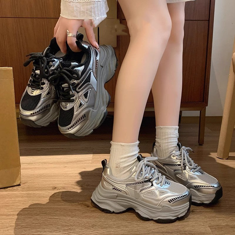 Black chunky platform sneakers for women, autumn/winter 2026 new collection, petite height increasing casual athletic shoes, soft sole fleece-lined women's footwear