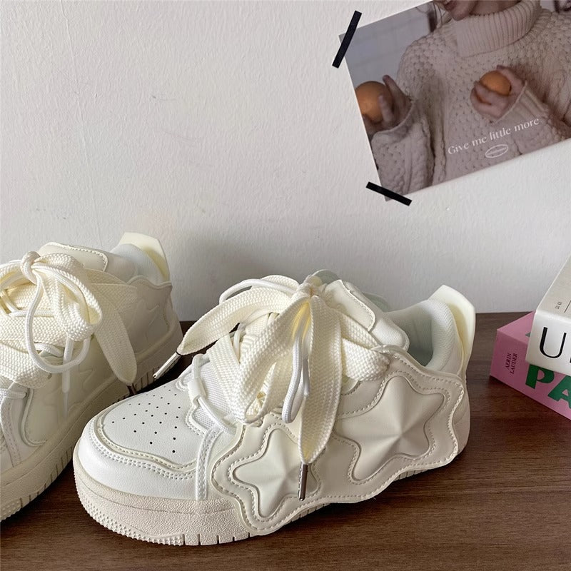 Women's white sneakers - new autumn 2026 collection: perfect with skirts, trendy & unique design, casual & versatile platform sneakers