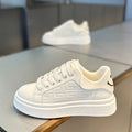 2026 spring men's new breathable white sneakers, trendy and versatile thick-soled athletic shoes for male students, casual skate shoes