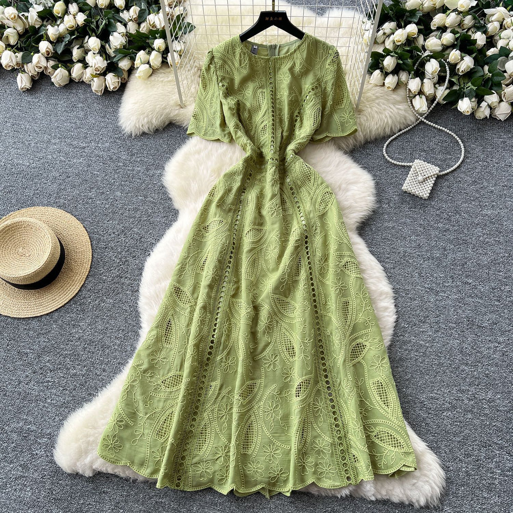 Frenchretrocut outembroiderwaist short sleevedress women's summerslimming lookelegantfashionelegancelong dress