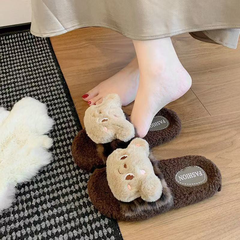 Cute leopard print bear fuzzy slippers for women, new 2025 autumn/winter collection, non-slip indoor home slippers, wholesale cotton slippers for supermarkets
