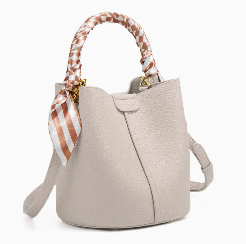 Small bucket bag for women, classy bag, 2026new arrivalniche style vegetable basket women's bag, super popular satchel crossbody bag, spring and summer
