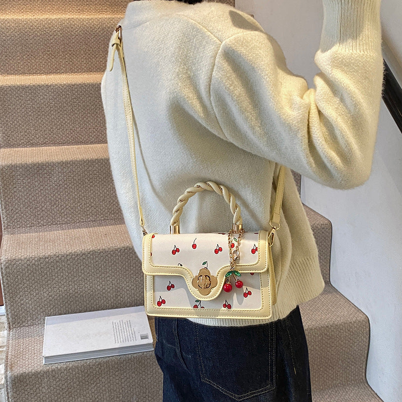 Premium texture fashion handbag bag women's autumn and winter U2025 new trendy niche messenger bag foreign style versatile small square