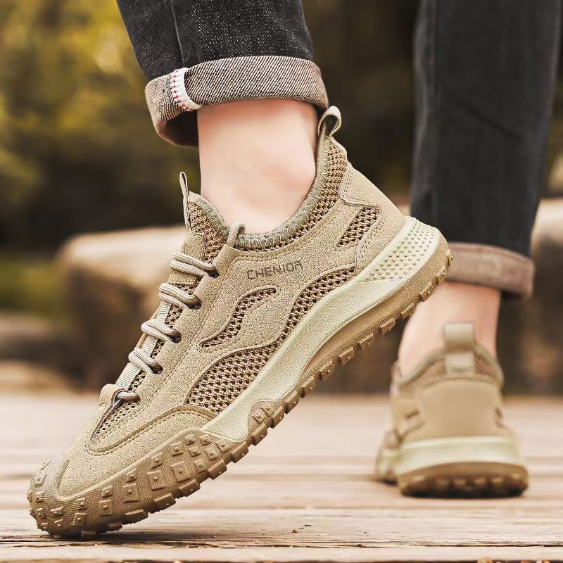 Men's shoes 2025 winter new breathable mesh lightweight casual sneakers men's sports anti-slip work safety shoes