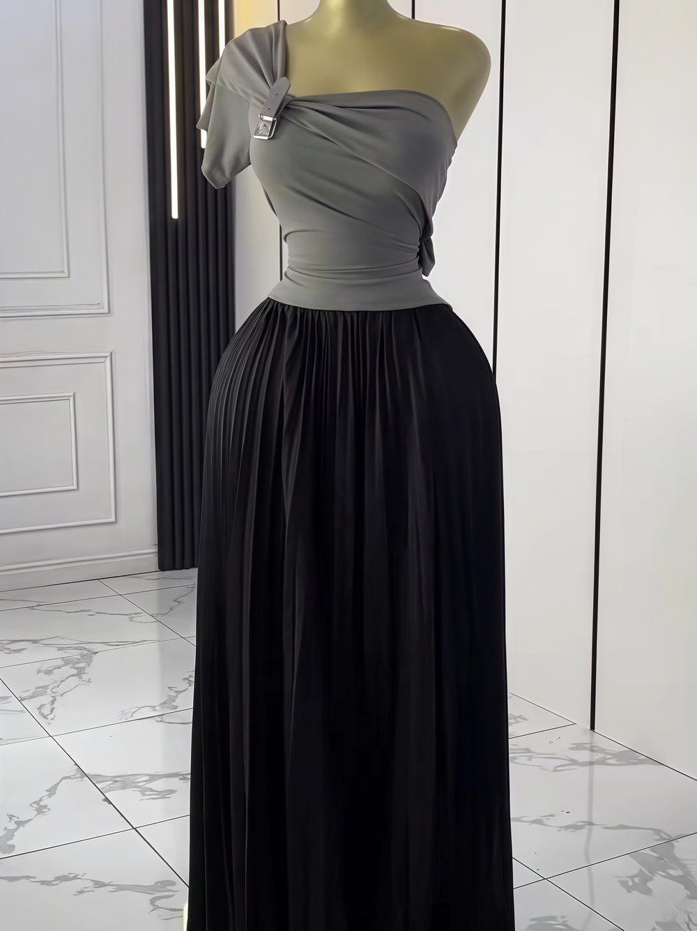 European and american cross-border women's fashion:  autumn new collection - solid color short sleeve bandeau top with asymmetrical neckline, cinched waist, and pleated detailing - elegant two-piece set