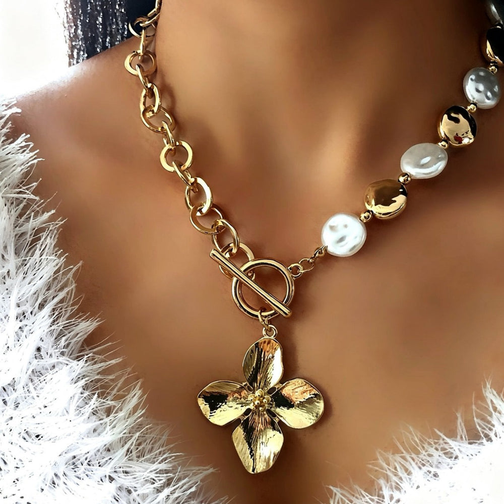 fashionaccessible luxury style imitation pearl flower pendant necklace niche stylish exaggerated sense of design ot clavicle chain