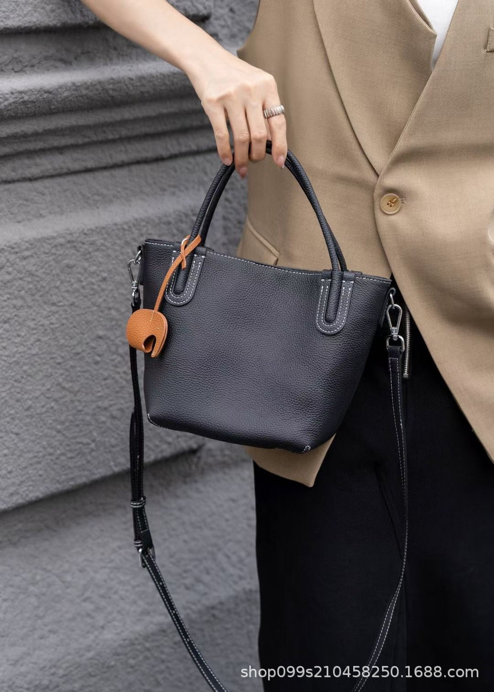 New arrivalniche style vegetable basket classyfashiontrendysatchel crossbody bag first layer cowhide bucket bag casual practical