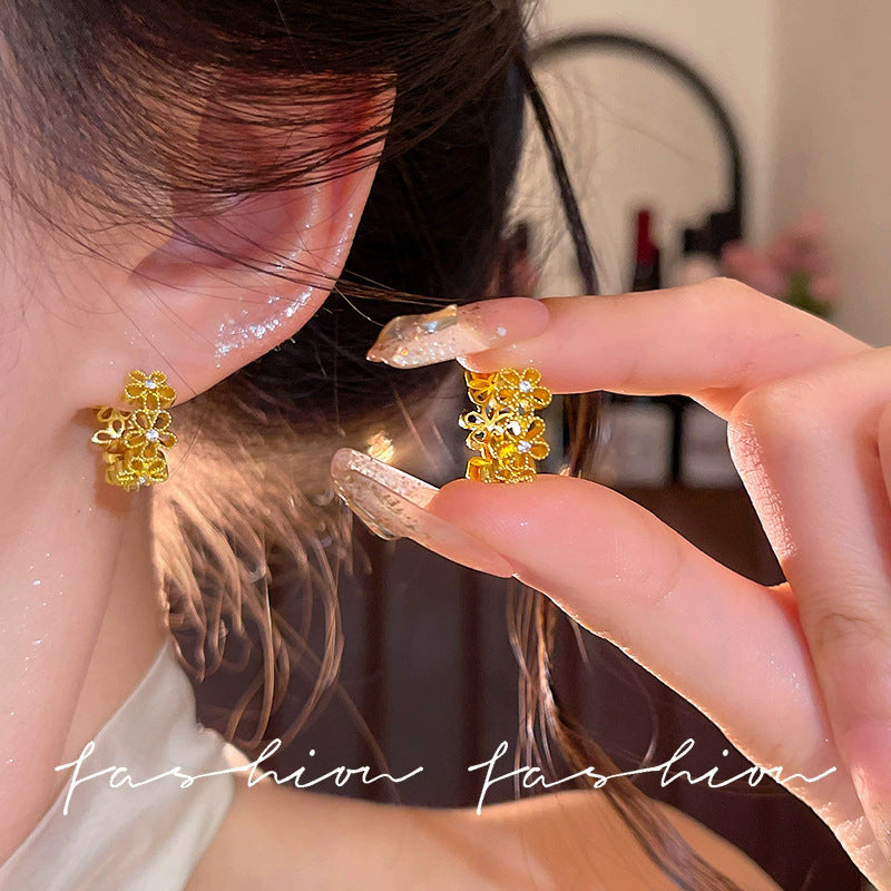 Spring break style white floral earrings - unique dopamine studs, niche design, versatile earrings