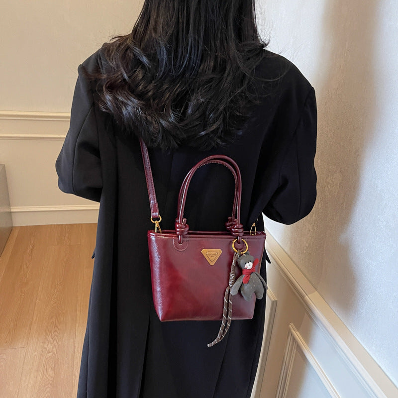 Foreign order high-end sense retro Maillard small bag women's 2025 new autumn and winter versatile messenger bag portable bucket bag