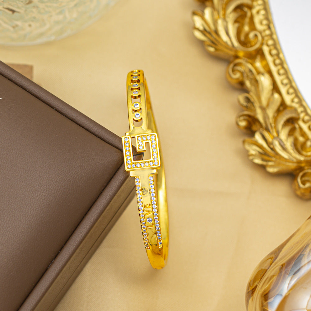 Bracelet female titanium steel fashion non-fading copper inlaid zirconium bracelet niche high-end fashion elegant jewelry wholesale hand jewelry