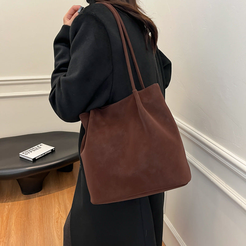 Commuting to work Large capacity tote bag Women's 2025 winter new retro fashion casual shoulder bag Premium sense