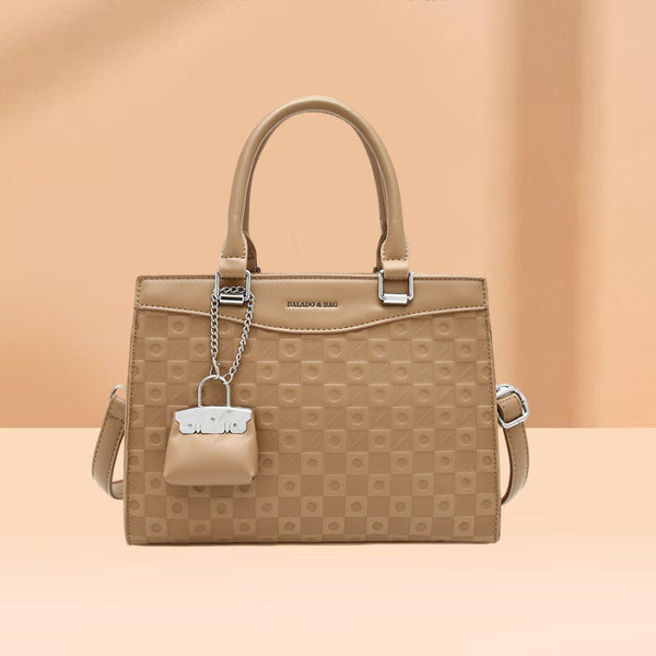 Women's bag 2025 new handbag fashionable texture embossed large bag simple large capacity shoulder messenger bag