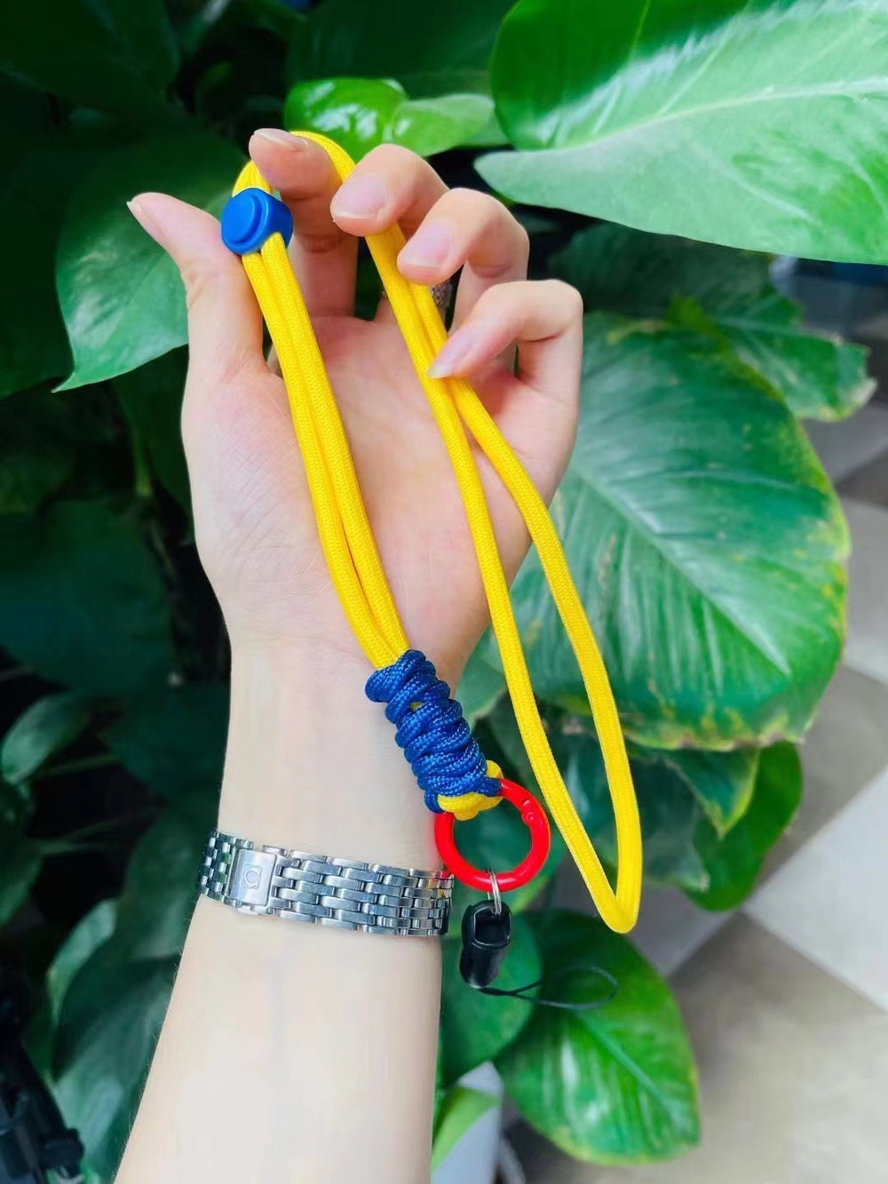 New arrival mobile phone contrast color lanyard halter anti-lost adjustable wrist rope keychain hand-woven rope two-color hand rope