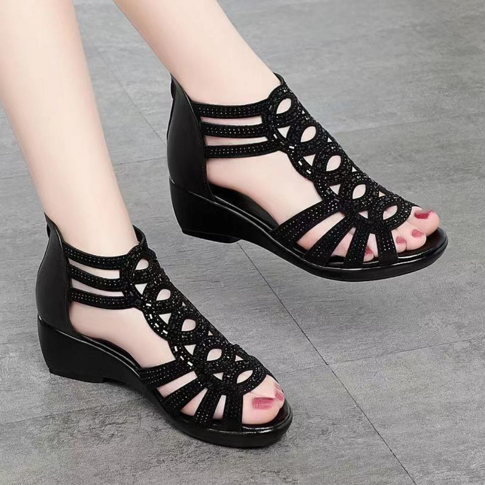 Soft leather Roman sandals women's summer 2022 new soft-soled mother shoes fashionable outer wear women's sandals wedge heel women's shoes