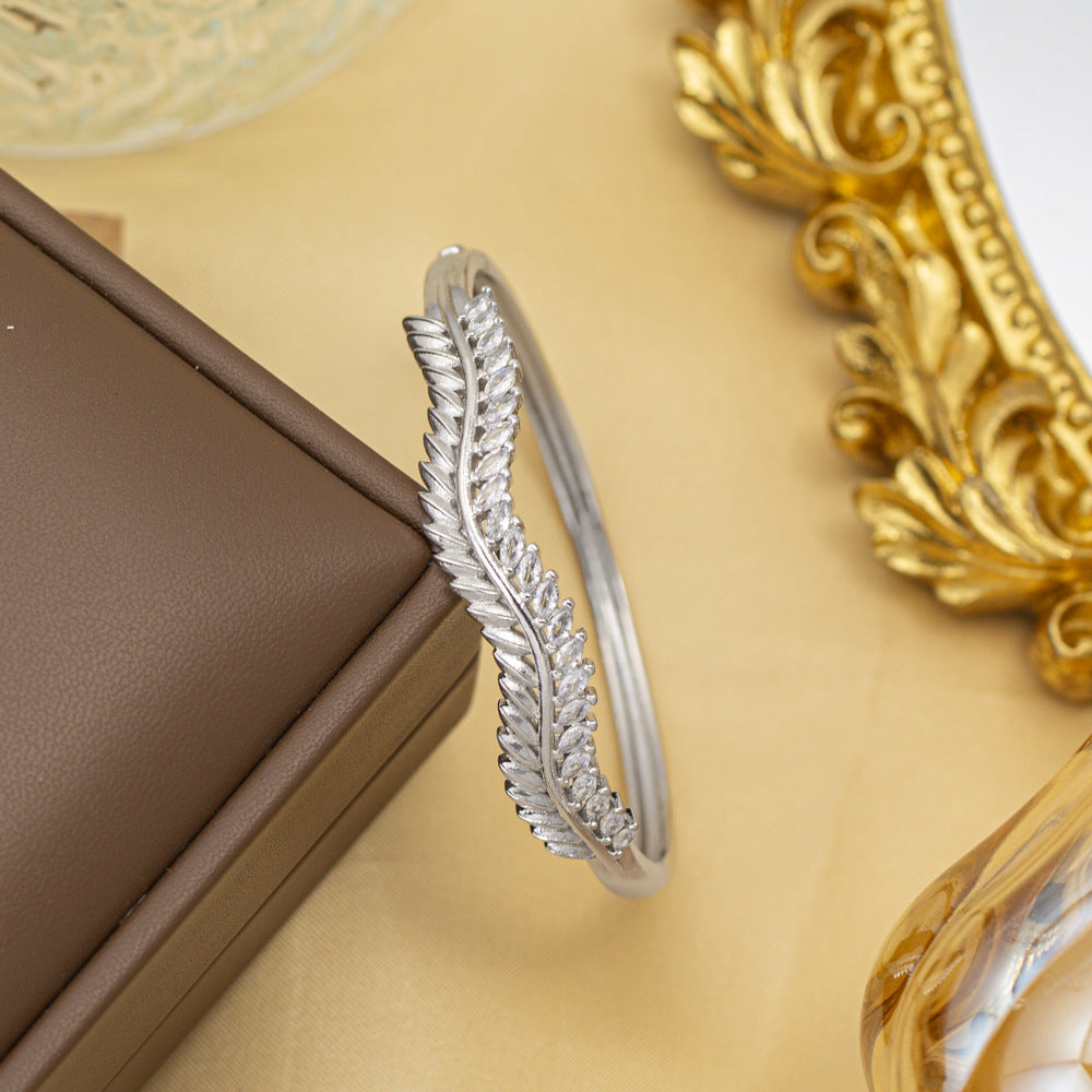 Bracelet female titanium steel fashion non-fading copper inlaid zirconium bracelet niche high-end fashion elegant jewelry wholesale hand jewelry