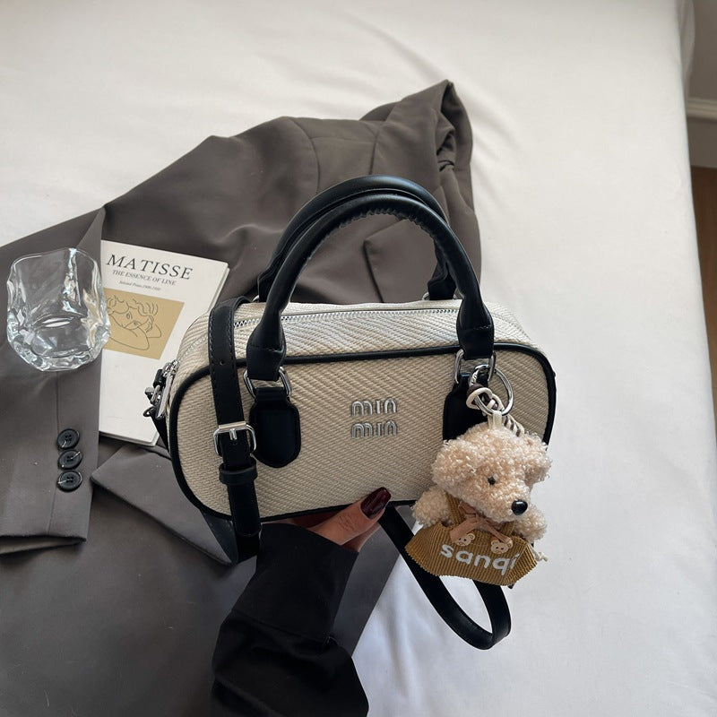 Cross-border versatile simple messenger bag women's summer 2025 new fashion Korean version of high-end portable commuter bag women