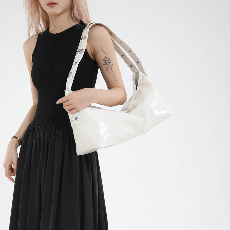 Cross-border European and American style large-capacity rivet punk shoulder bag women's 2025 new fashion personalized underarm bag commuter bag