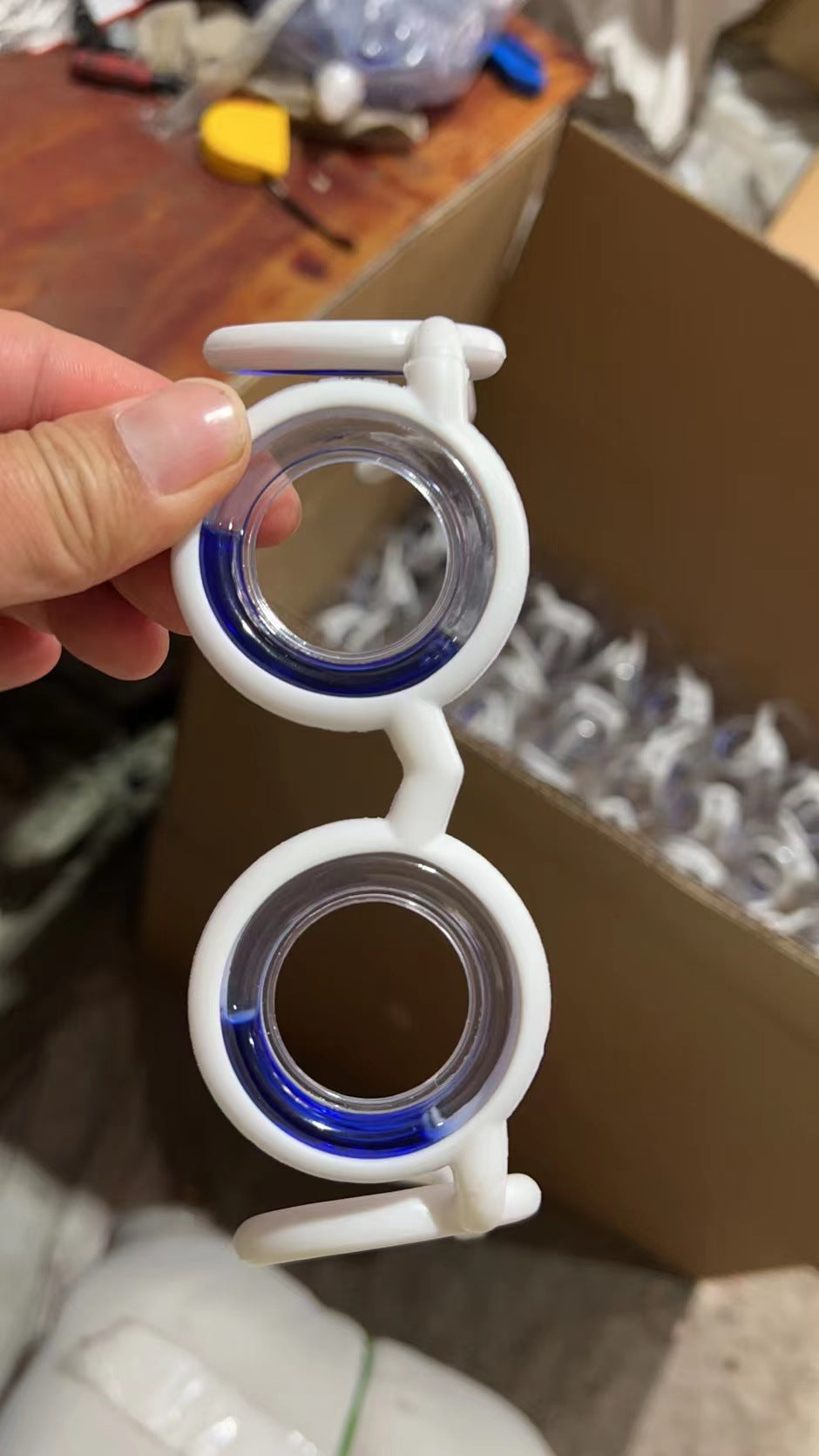 Motion sickness glasses