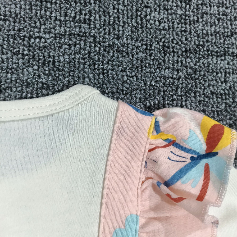 Baby girl's pure cotton butterfly romper with ruffle trim, color-blocked long sleeves, snap closure, easy to put on and take off, perfect for outings and tummy time