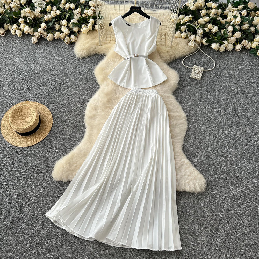 Light mature style strappy waist round neck sleeveless tops + high waistslimming look large swing pleated skirt frenchtwo-piece set